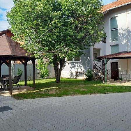 Apartman Kod Dide I Bake فوكوفار المظهر الخارجي الصورة
